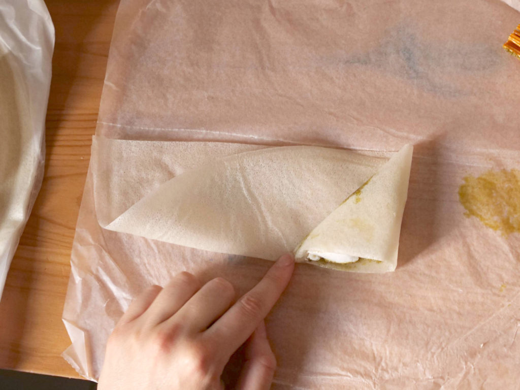 Samoussas au chèvre et au pesto, salade aux magrets fumés | Régal de ...